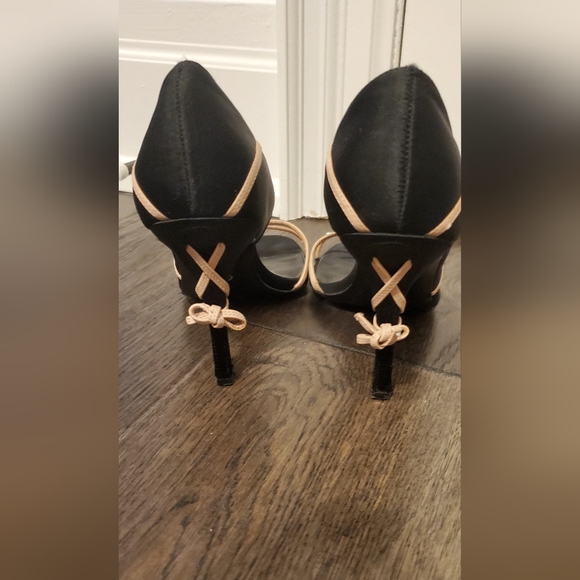 Black and Pink Heels - Picture 4 of 12